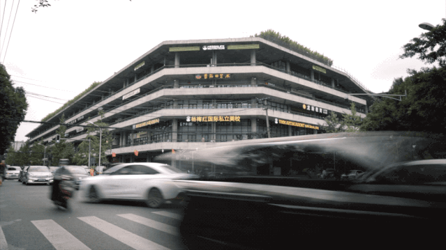 最受成都人欢迎的烂尾楼(图17)