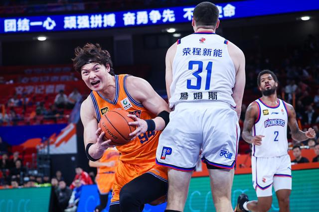 球盟会入口：CBA暂休赛但上海久事男篮没闲着俱乐部杯、常规赛补赛等仍大有看头(图3)