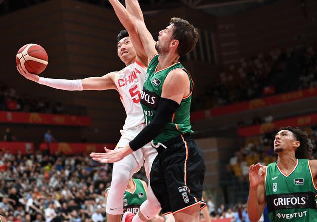球盟会入口：CBA暂休赛但上海久事男篮没闲着俱乐部杯、常规赛补赛等仍大有看头(图4)