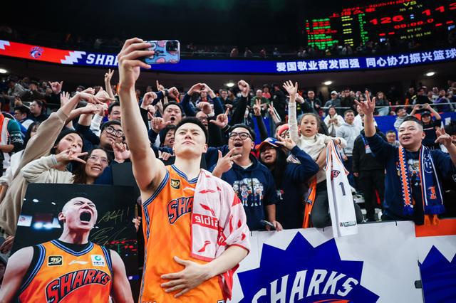 球盟会入口：CBA暂休赛但上海久事男篮没闲着俱乐部杯、常规赛补赛等仍大有看头(图5)