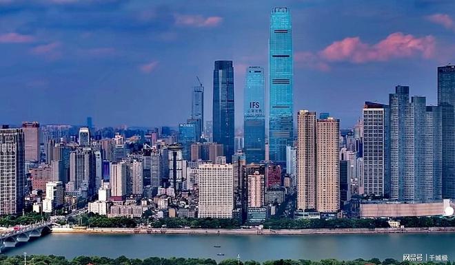 2024我国综合实力20强市排名出炉：青岛实力高于宁波长沙刚好(图5)