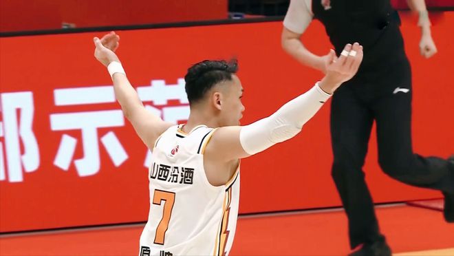 18分大逆转！苦战加时！CBA俱乐部杯第2支4强北控大将重伤离场