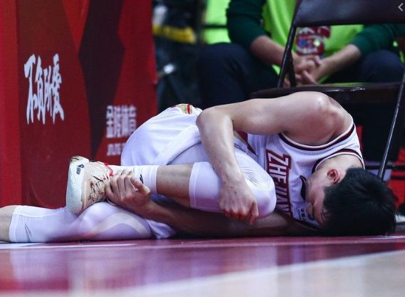 在浙江效力的东北男人CBA最被低估的帅哥妻子颜值不输明星(图5)