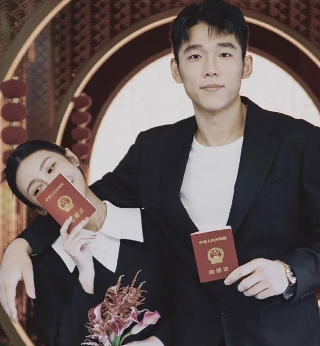 在浙江效力的东北男人CBA最被低估的帅哥妻子颜值不输明星(图8)