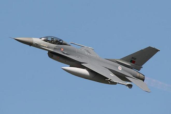 美国人：终极侧卫歼16F16也动摇不了！都是凭啥F是弟弟？(图3)