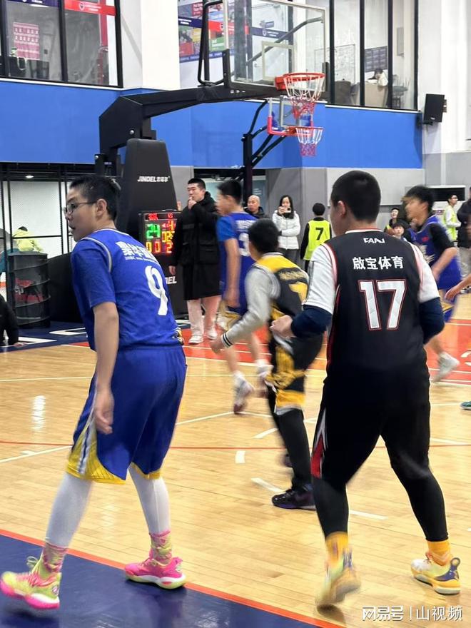 华夏文明新闻网探访乐普体育篮球俱乐部(图4)