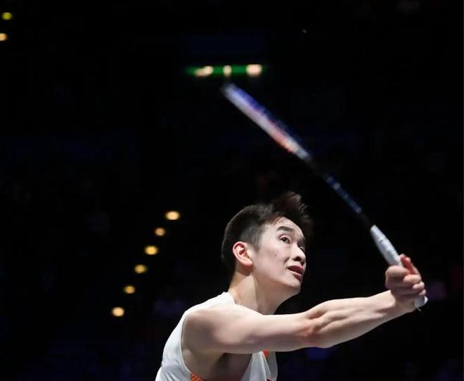 2比0横扫世界冠军！狂轰21比15和21比1200后天才取代石宇奇？(图3)