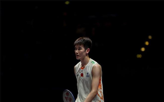 2比0横扫世界冠军！狂轰21比15和21比1200后天才取代石宇奇？(图2)