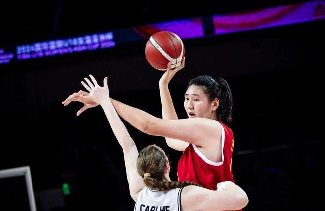 李昕与球迷互怼新回应称自己问心无愧张子宇有望加盟山东女篮(图5)