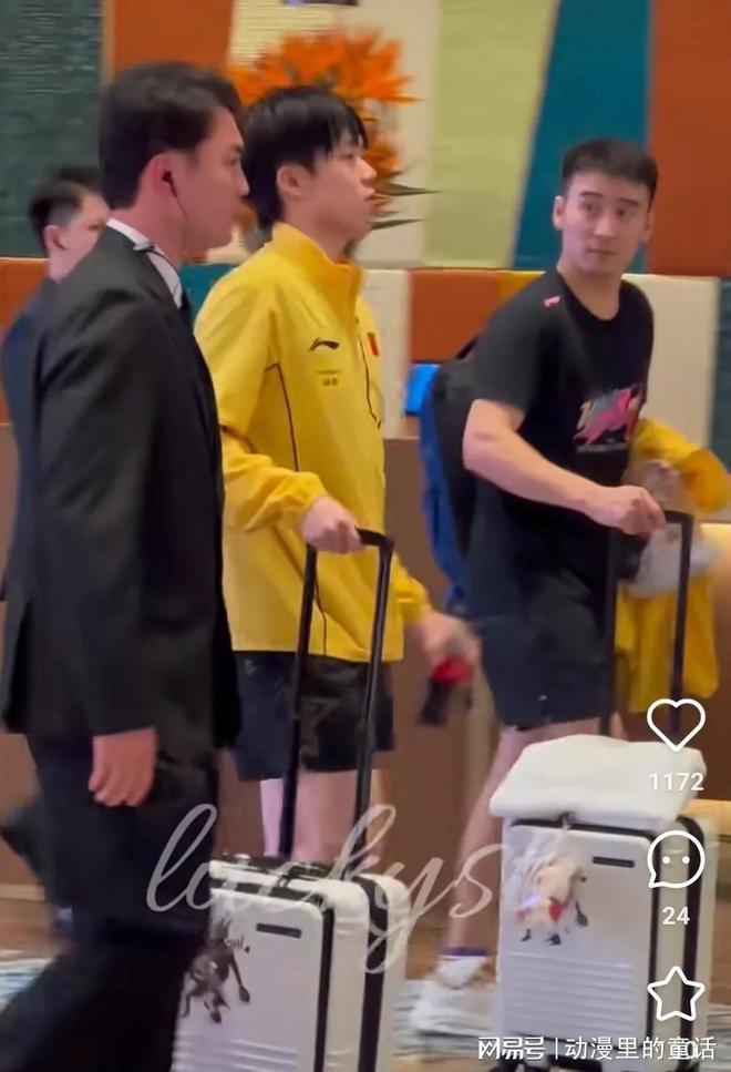 球盟会：澳门世界杯：伊藤早田合影王楚钦被怼脸拍王艺迪王曼昱对练(图6)
