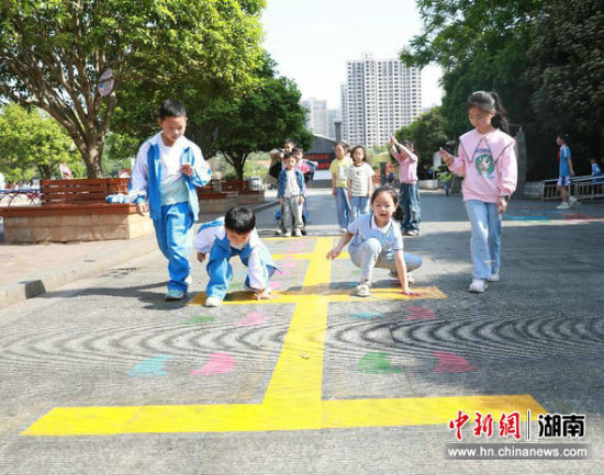 湖南邵东全员“大体育”开启快乐童年新玩法(图2)