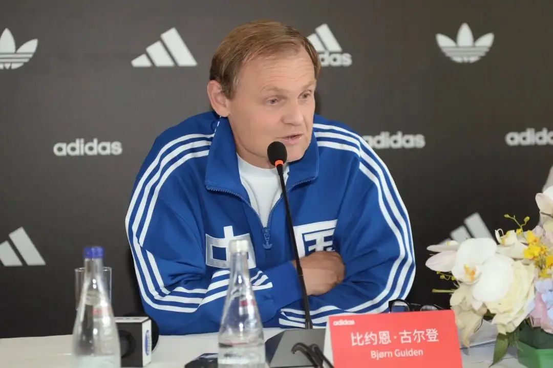 球盟会入口：阿迪达斯的“至暗时刻”给耐克的启示录：打败你的从来不是对手(图2)