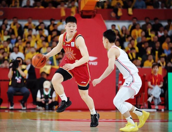 广东单节7分山西2-0夺赛点！三大残酷现实让杜锋无可奈何！(图1)