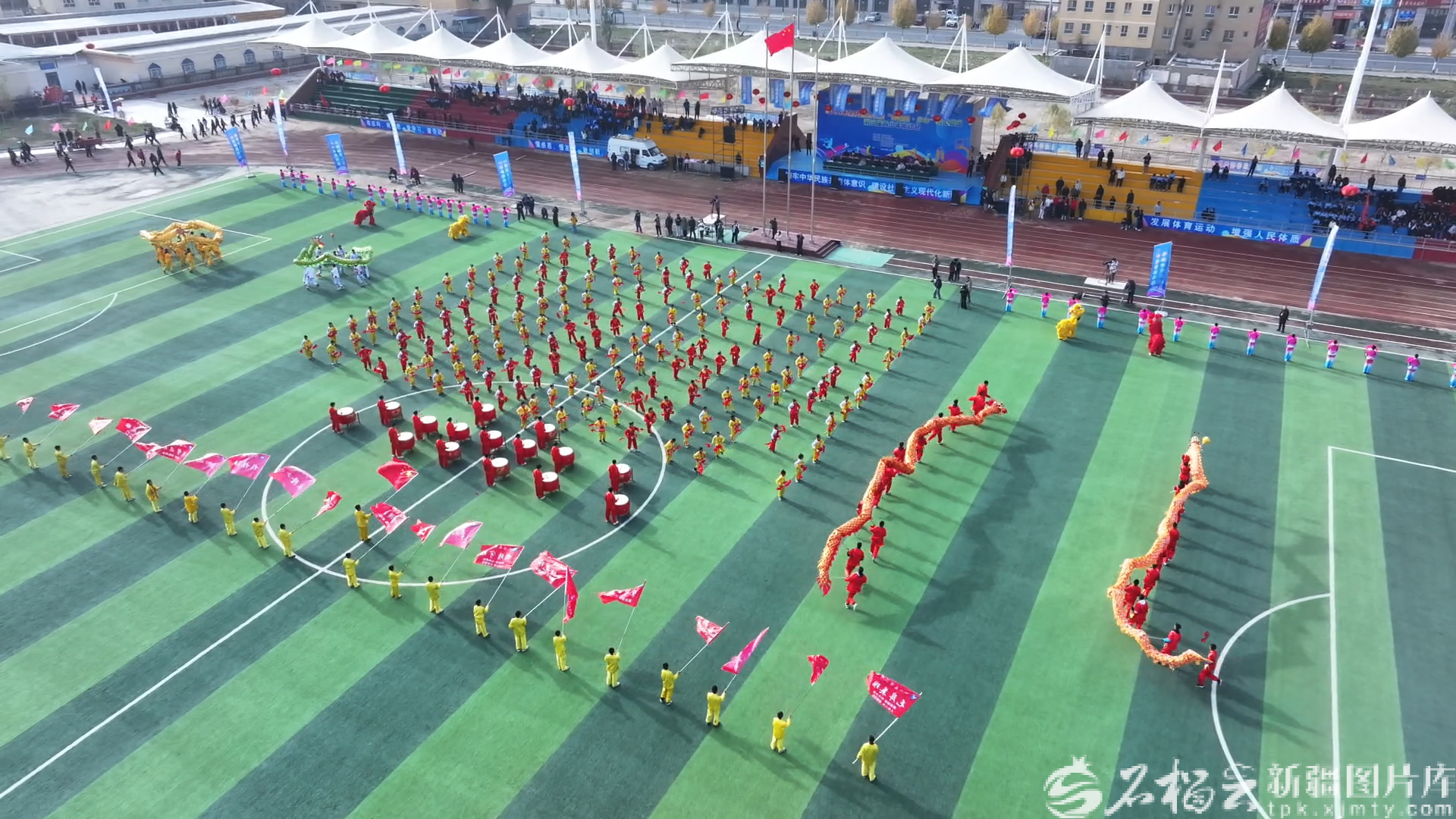 三千健儿赛场竞逐 和田地区青少年运动会开赛