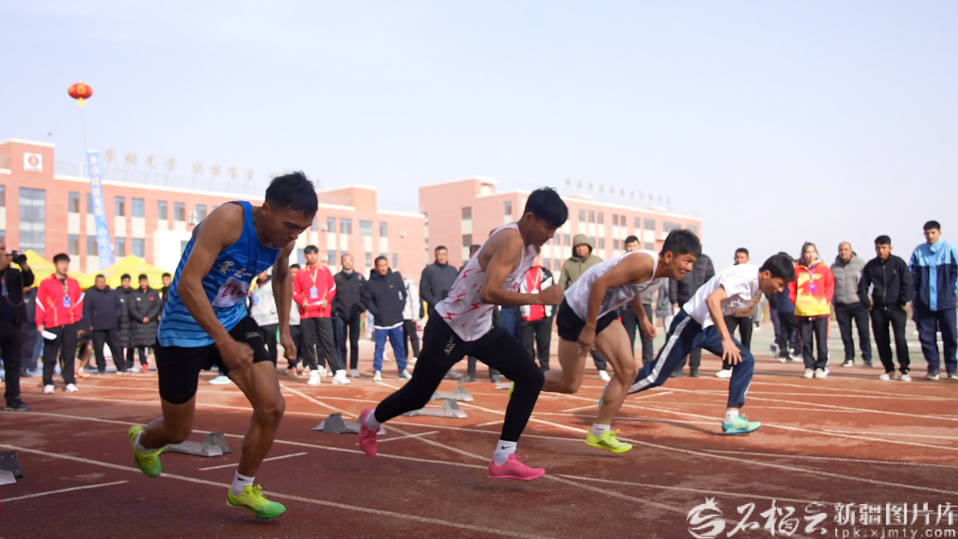 三千健儿赛场竞逐 和田地区青少年运动会开赛(图2)