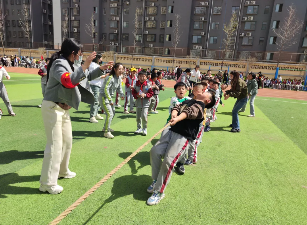 球盟会入口：济南市历城盖佳学校举行2024年春季运动会(图2)