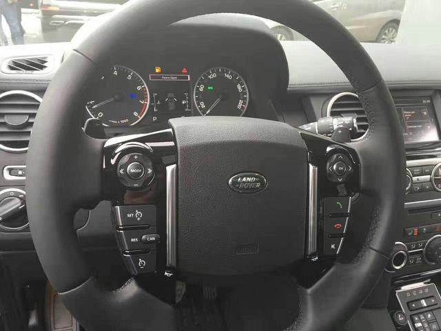 17款美规路虎发现四7座配备8速变速箱成功人士座驾(图4)