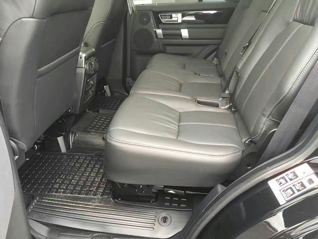 17款美规路虎发现四7座配备8速变速箱成功人士座驾(图5)