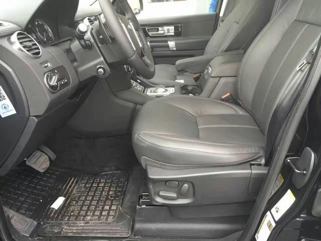 17款美规路虎发现四7座配备8速变速箱成功人士座驾(图6)