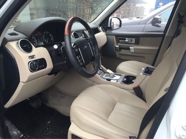 17款美规路虎发现四7座配备8速变速箱成功人士座驾(图11)