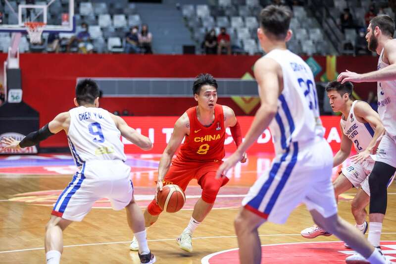 球盟会：三分28中5失误18次！郭士强2小时更衣室会议曝光日本之战成最后救赎