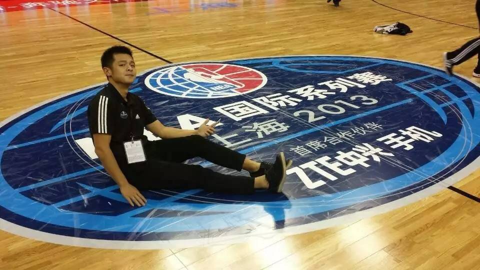 人物 篮球解说连睿爱喝茶的老干部style