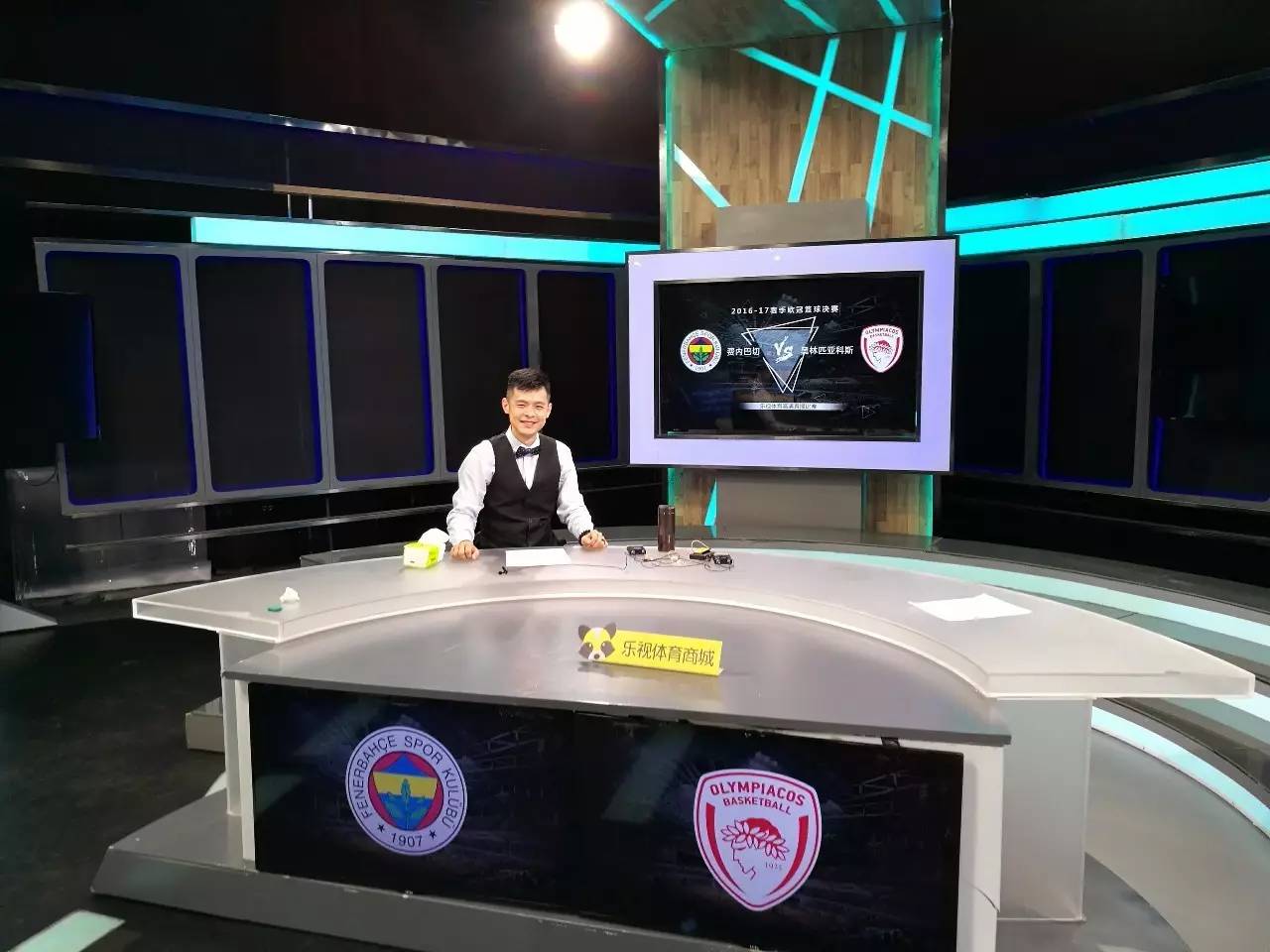 人物 篮球解说连睿爱喝茶的老干部style(图4)